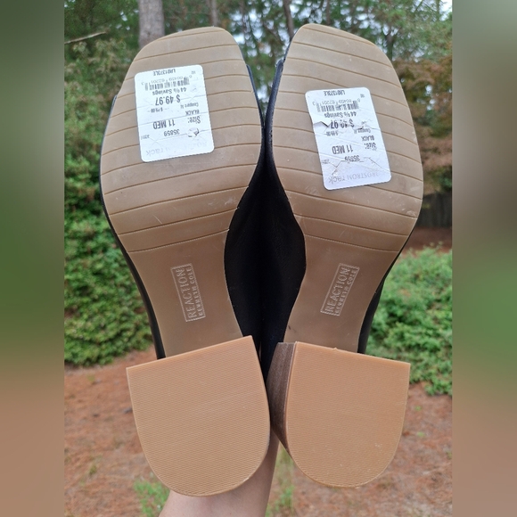 Kenneth Cole Reaction Top Notch Black Leather Peep Toe Stacked Heel Mules **READ - Picture 9 of 11